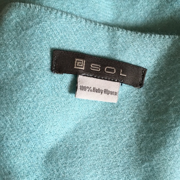 SOL Pale Sea Foam Blue 100% Baby Alpaca Fringed Scarf Muffler - Picture 3 of 3